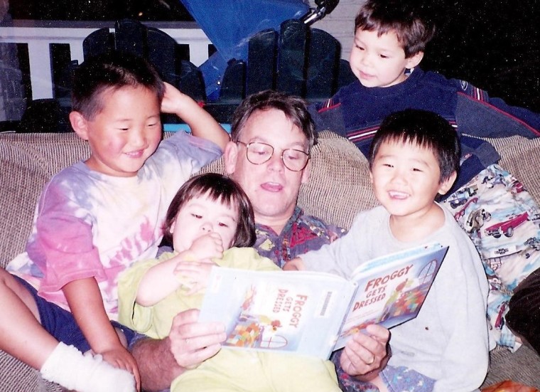 Mark reading to kids color (2)